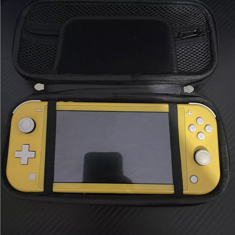 Nintendo Swich lite yellow